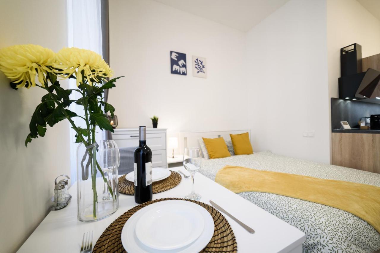 New Apartments Near Dancing House Prague Luaran gambar