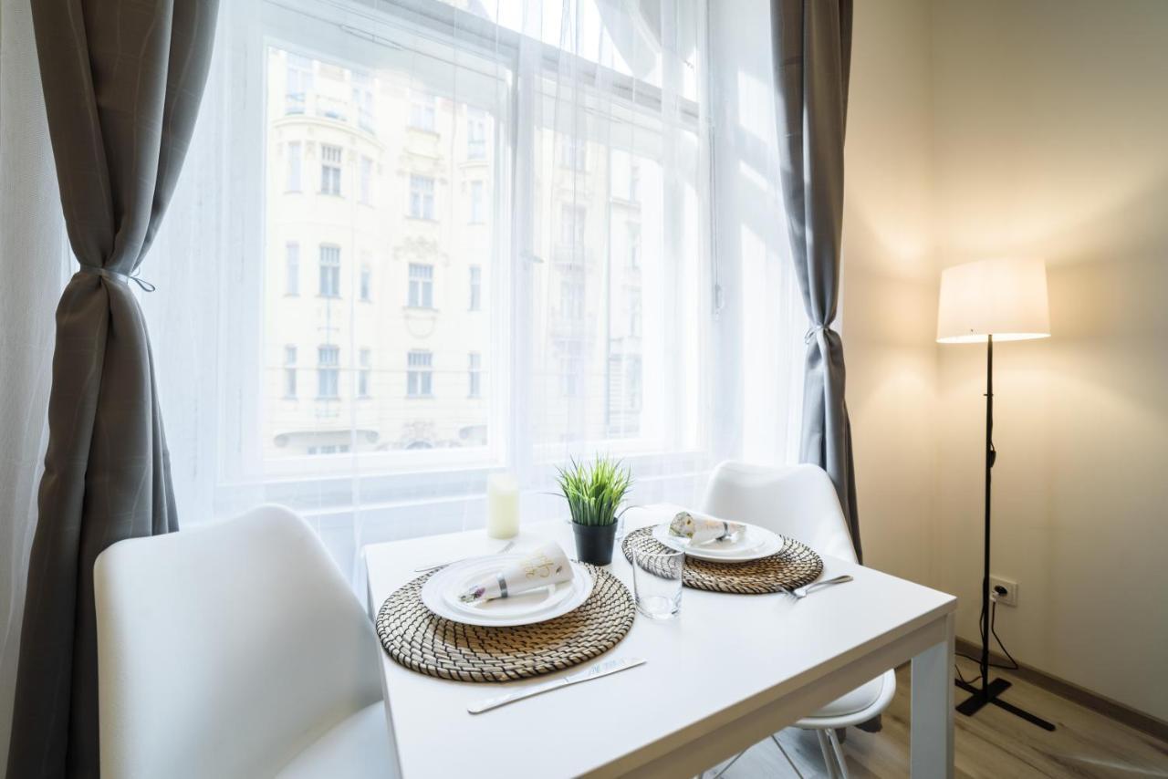 New Apartments Near Dancing House Prague Luaran gambar