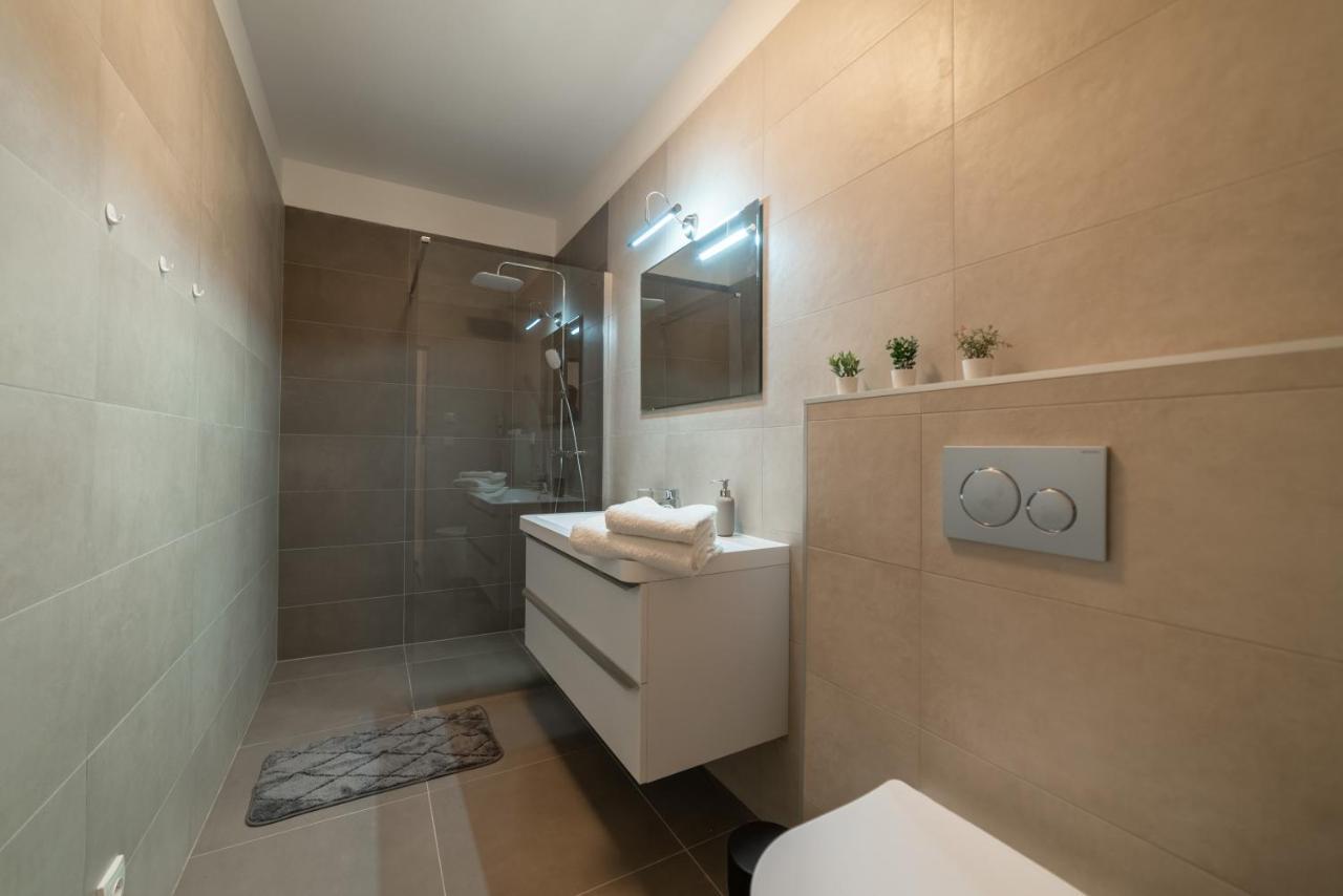 New Apartments Near Dancing House Prague Luaran gambar