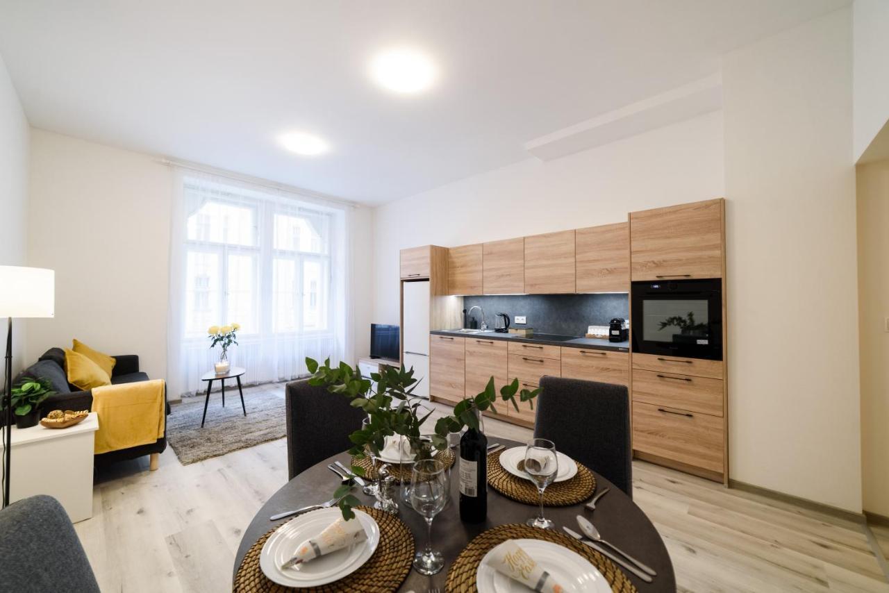 New Apartments Near Dancing House Prague Luaran gambar